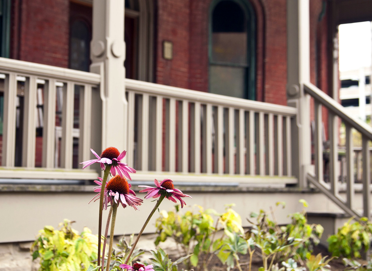 Cozad-Bates House