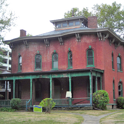 Cozad-Bates House Exterior