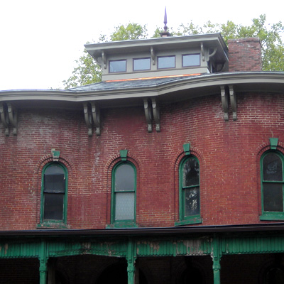 Cozad-Bates House Exterior